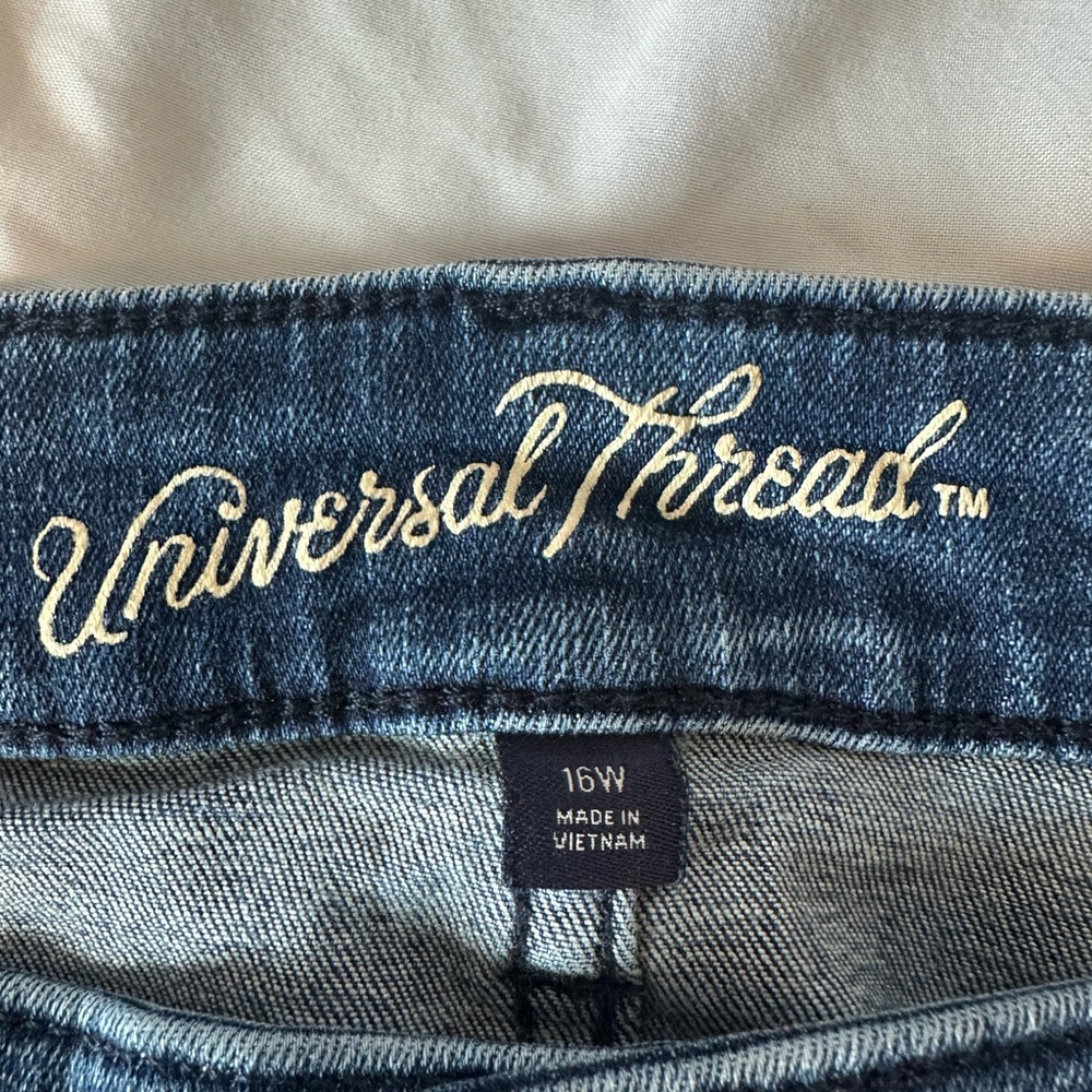 Women's Blue Jean Shorts 16W (3) pairs - Picture 9 of 10